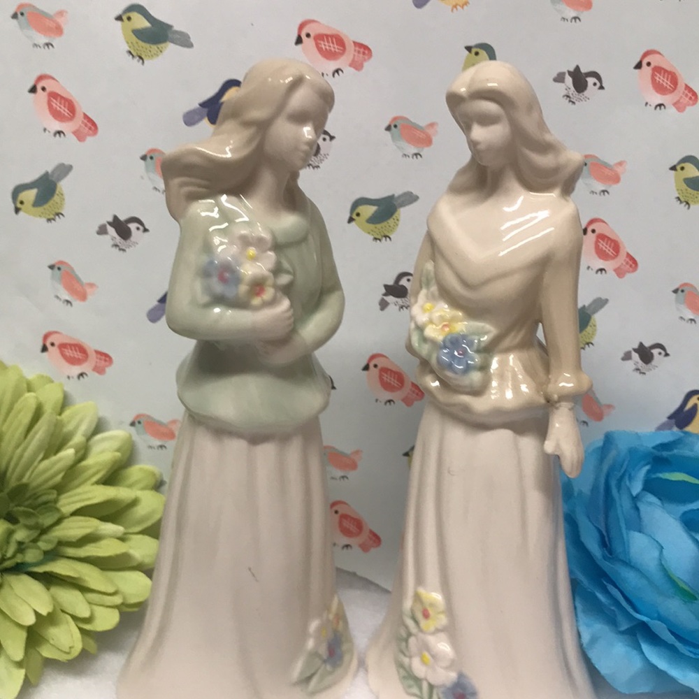 Two Female PORCELAIN FiGURINES